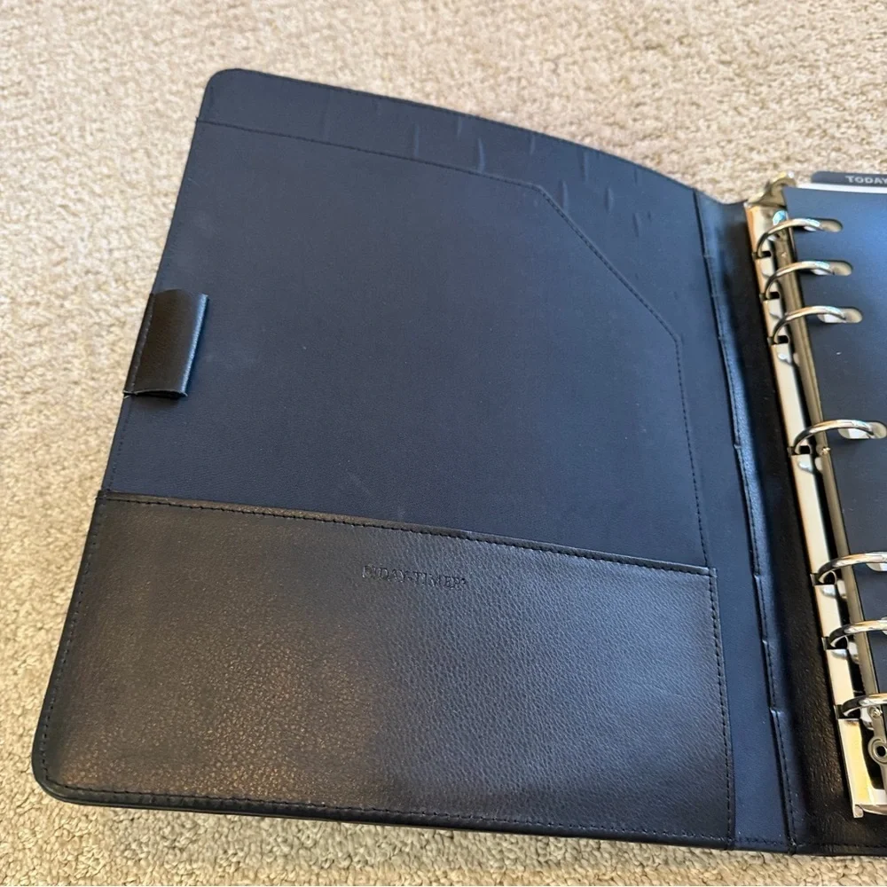 Day Timer Smooth Black Leather 7 Ring Planner Snap Close w/ Inserts 2000 Vintage